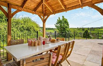 4 Bed in Brecon Holiday Cottage