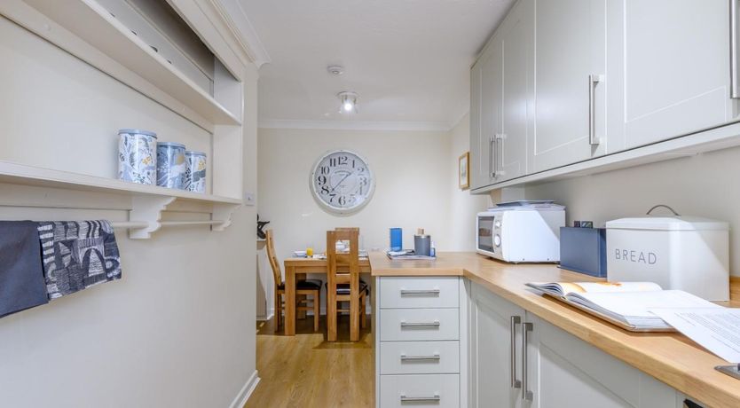 Photo of 1 Bed in Lymington