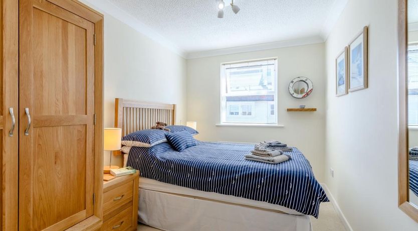 Photo of 1 Bed in Milford on Sea