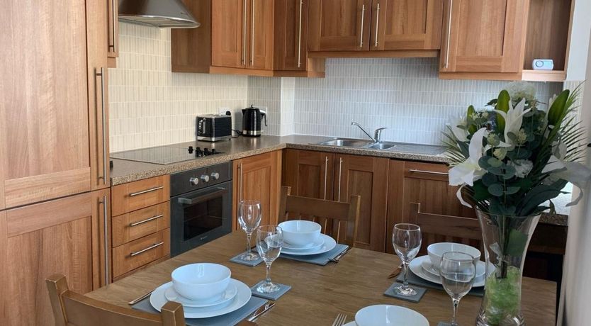 Photo of 2 Bed in Tenby