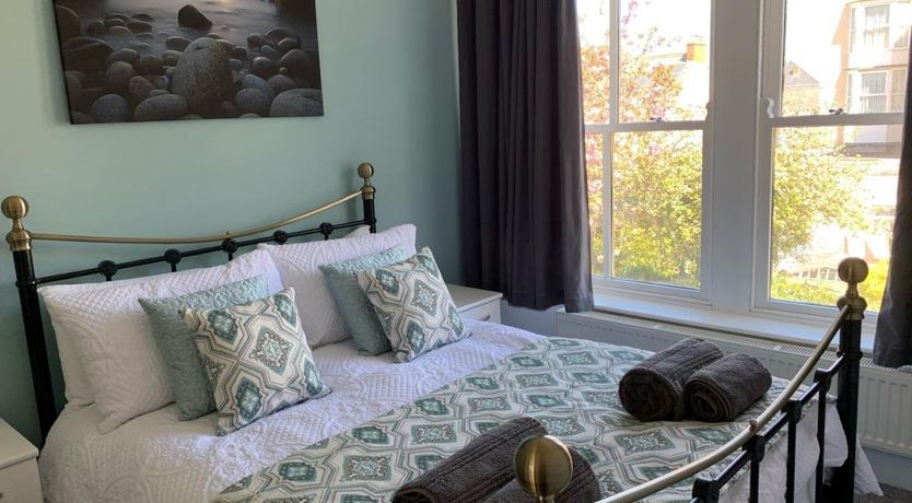 Photo of 2 Bed in Tenby