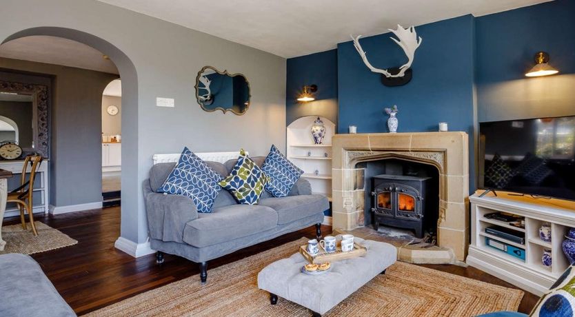 Photo of 4 Bed in Chideock