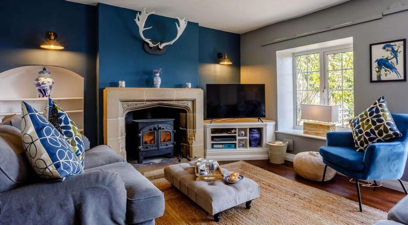 Photo of 4 Bed in Chideock