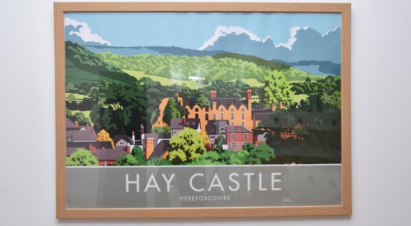 Photo of 3 Bed in Cathedine