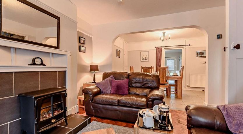 Photo of 3 Bed in Tenby