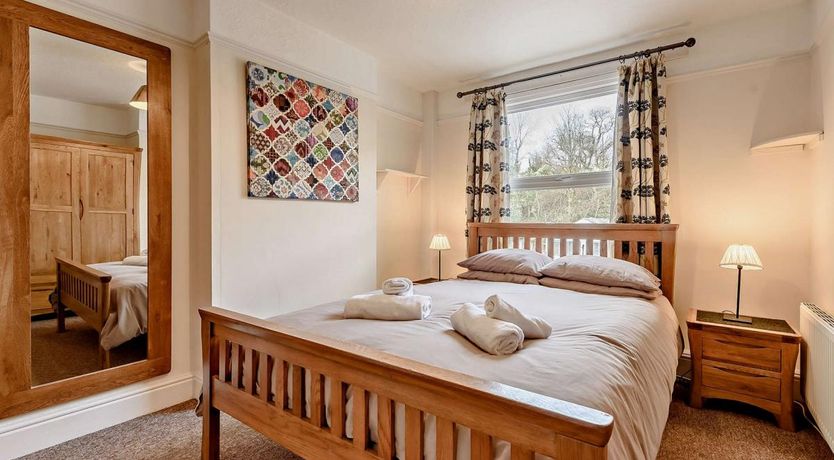 Photo of 3 Bed in Tenby