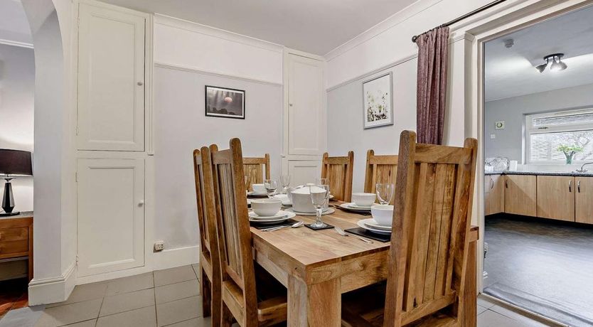 Photo of 3 Bed in Tenby