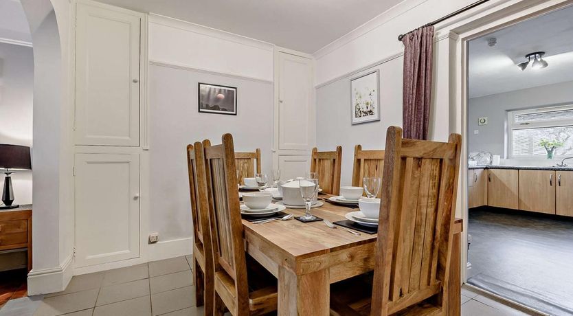 Photo of 3 Bed in Tenby