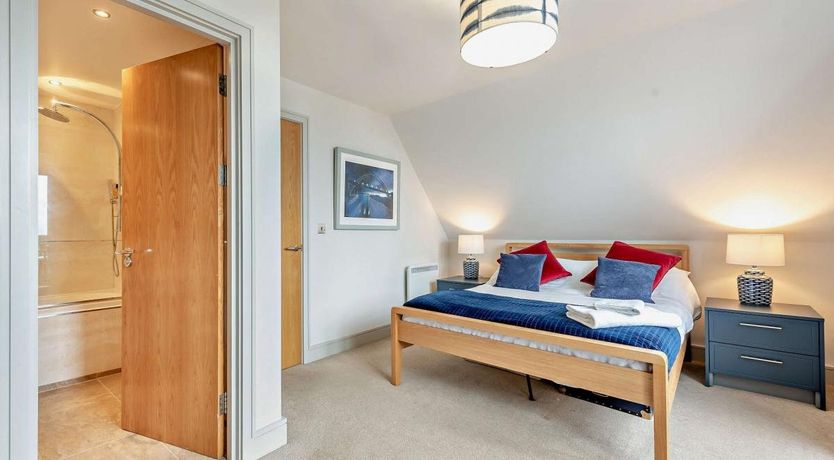 Photo of 2 Bed in Tenby