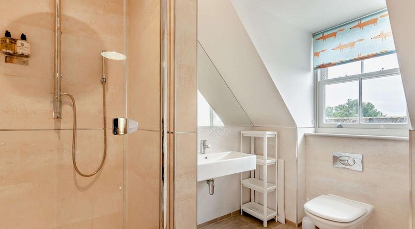 Photo of 2 Bed in Tenby