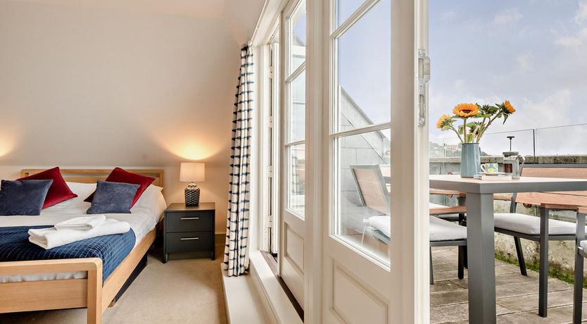 Photo of 2 Bed in Tenby
