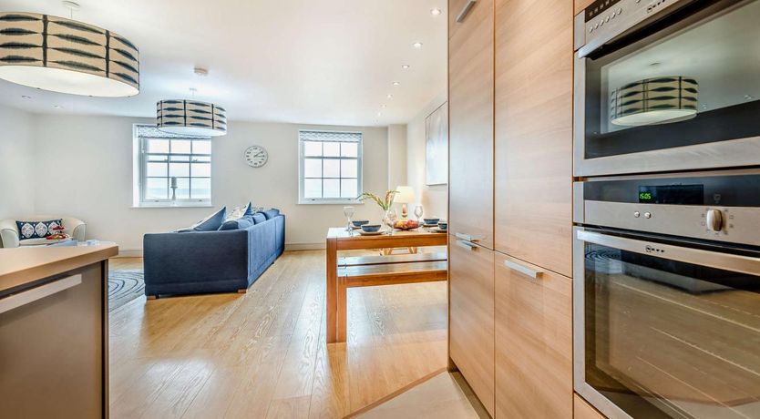 Photo of 2 Bed in Tenby