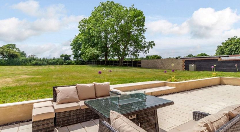 Photo of 2 Bed in Lound