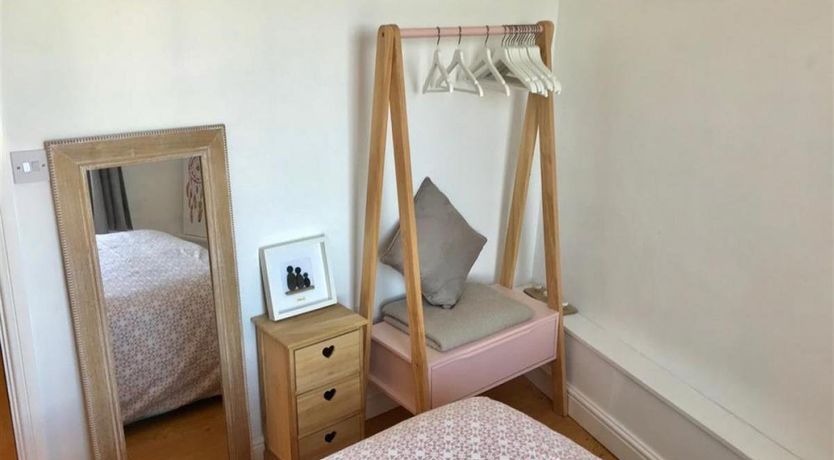 Photo of 1 Bed in Tenby