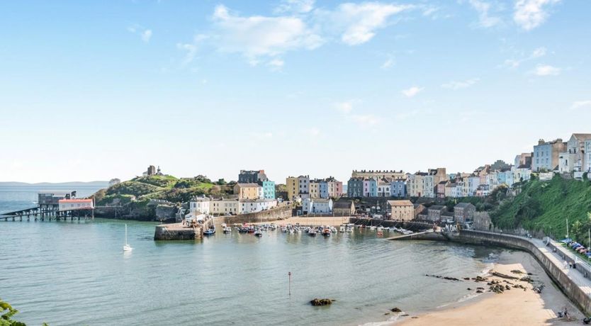 Photo of 1 Bed in Tenby