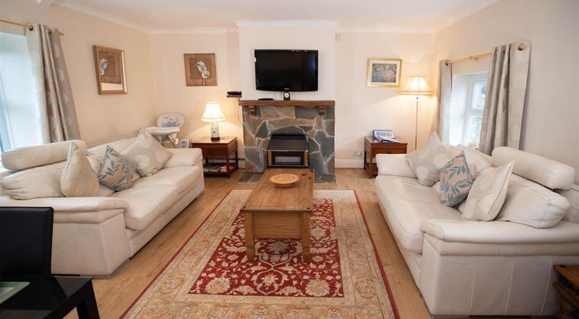 Photo of 2 Bed in Lydstep