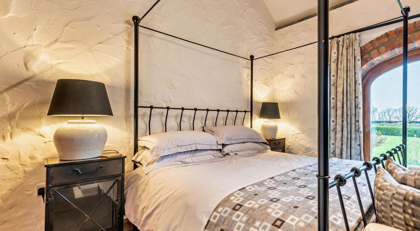 Photo of 3 Bed in St Florence