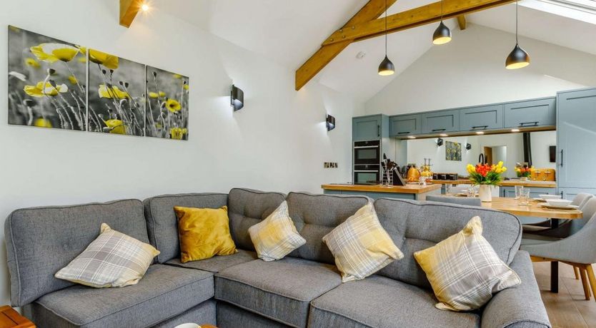 Photo of 2 Bed in Gidcott