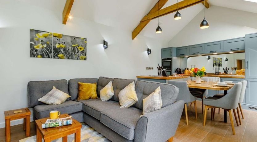 Photo of 2 Bed in Gidcott