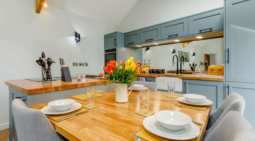 Photo of 2 Bed in Gidcott