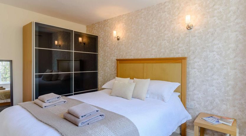 Photo of 3 Bed in Stepaside