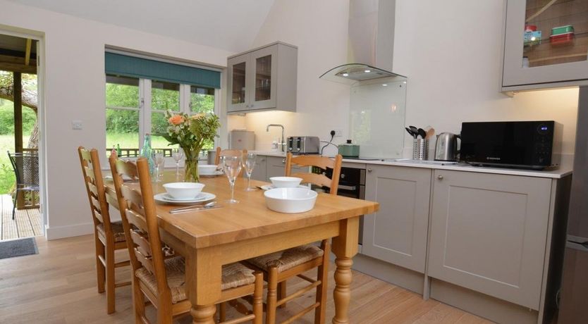 Photo of 2 Bed in Middlemarsh