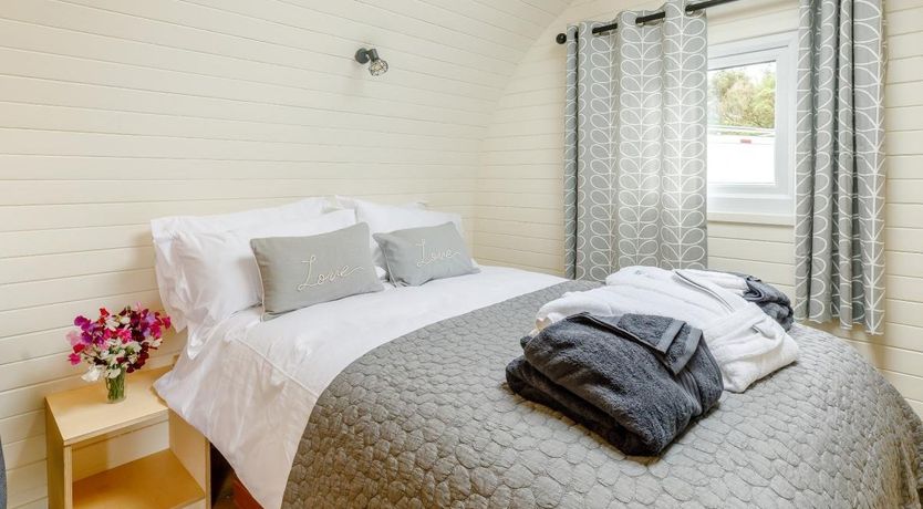 Photo of 1 Bed in Capel Garmon