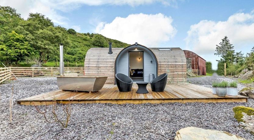 Photo of 1 Bed in Capel Garmon