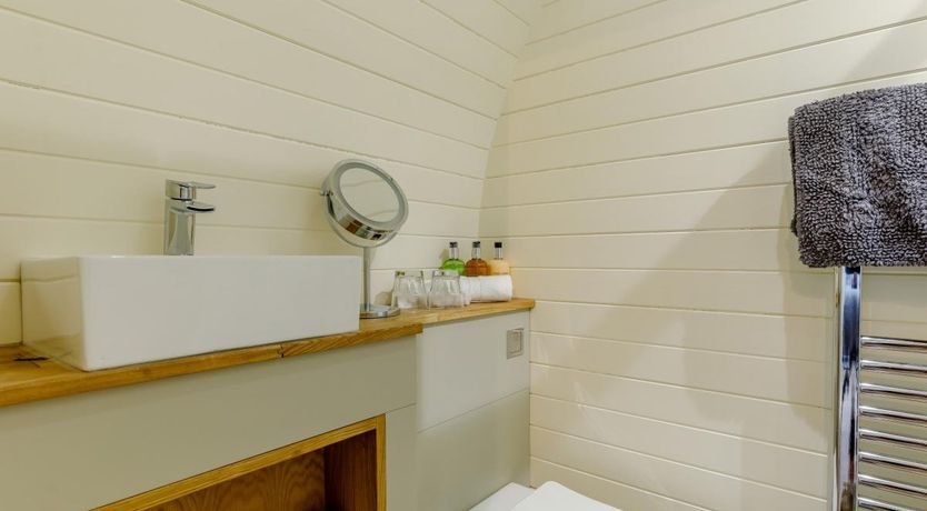 Photo of 1 Bed in Capel Garmon