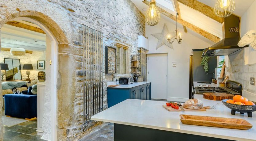 Photo of 8 Bed in Bridgend