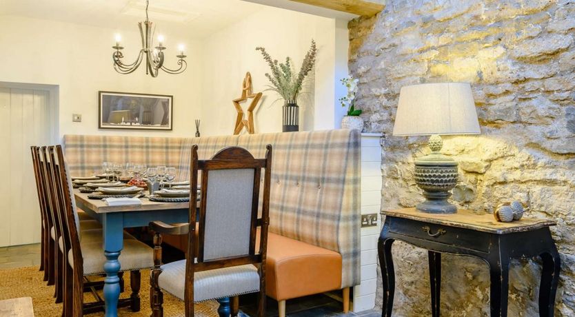 Photo of 8 Bed in Southerndown