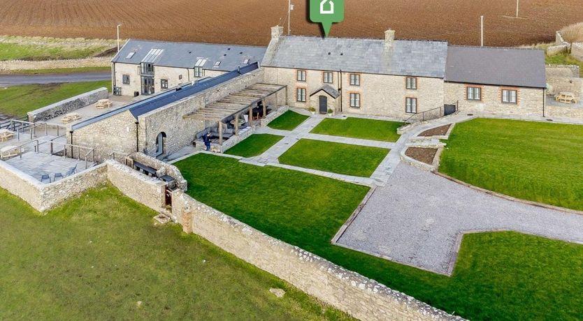 Photo of 8 Bed in Southerndown