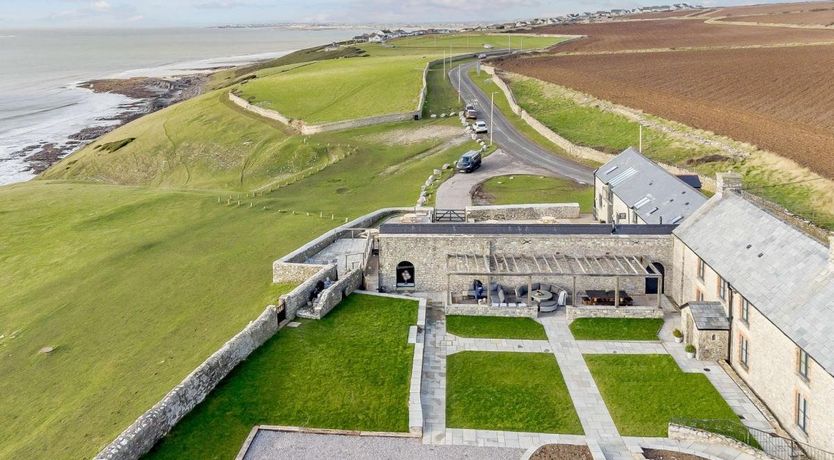 Photo of 8 Bed in Southerndown