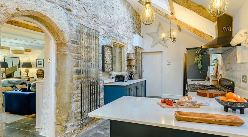 Photo of 8 Bed in Southerndown