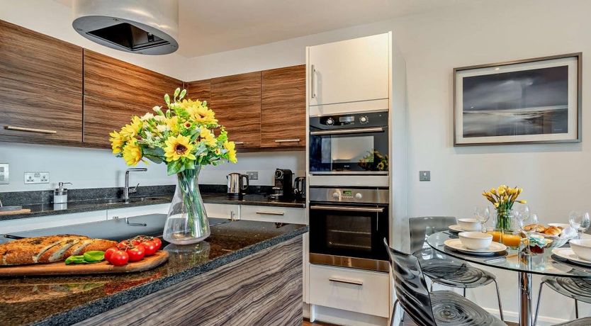 Photo of 2 Bed in Tenby