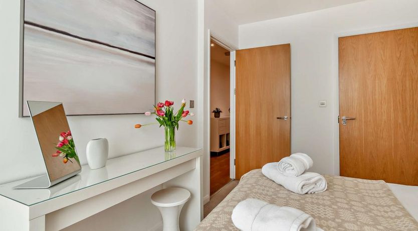 Photo of 2 Bed in Tenby