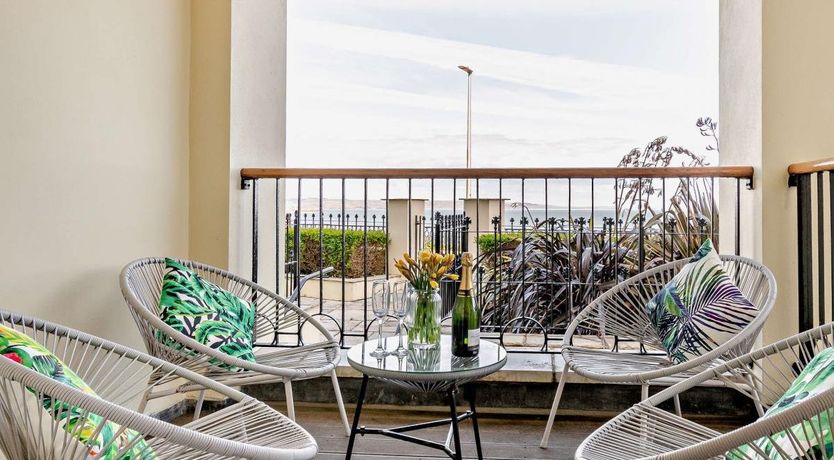 Photo of 2 Bed in Tenby