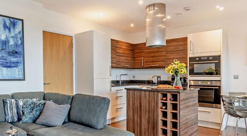 Photo of 2 Bed in Tenby