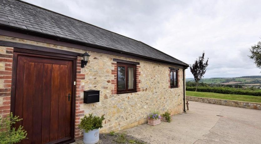 Photo of 2 Bed in Wyke