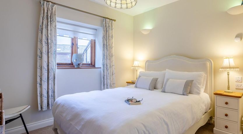 Photo of 2 Bed in Wyke