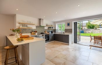 4 Bed in Crickhowell Holiday Cottage