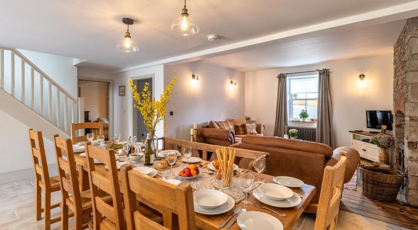 Photo of 4 Bed in Crickhowell