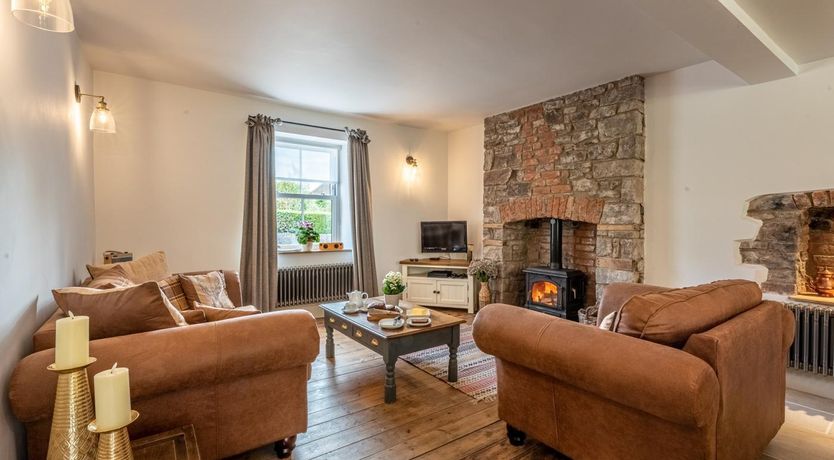 Photo of 4 Bed in Crickhowell