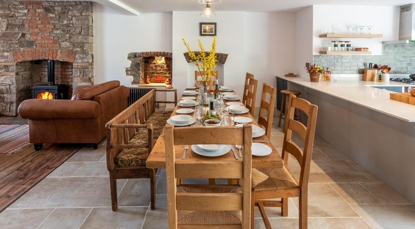 Photo of 4 Bed in Crickhowell