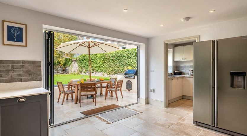 Photo of 4 Bed in Crickhowell