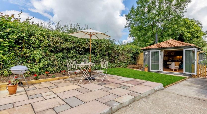 Photo of 1 Bed in Holton