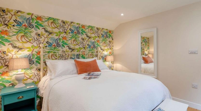 Photo of 1 Bed in Holton