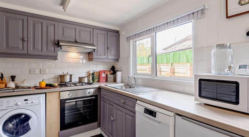 Photo of 2 Bed in Godshill Wood