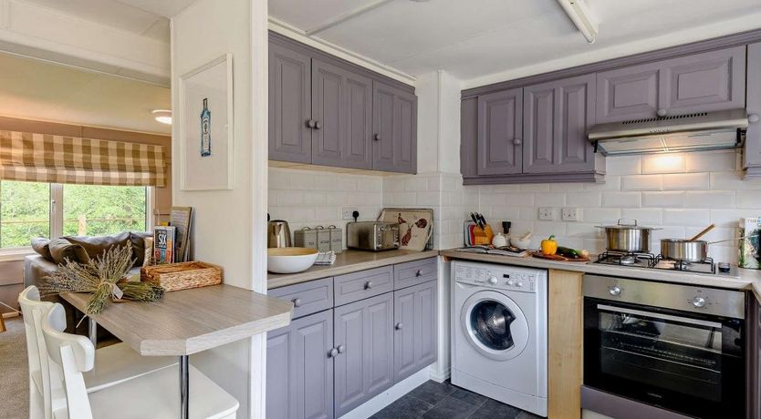 Photo of 2 Bed in Godshill Wood