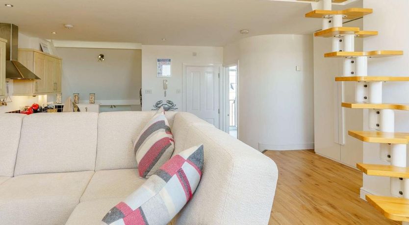 Photo of 2 Bed in Tenby